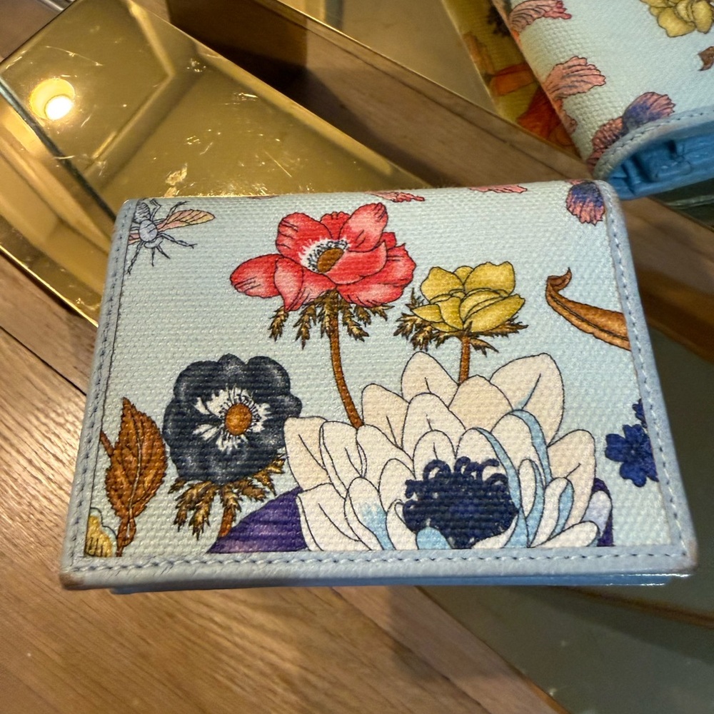 SOLD Gucci Multicolor Floral Wallet - Picture 8 of 12